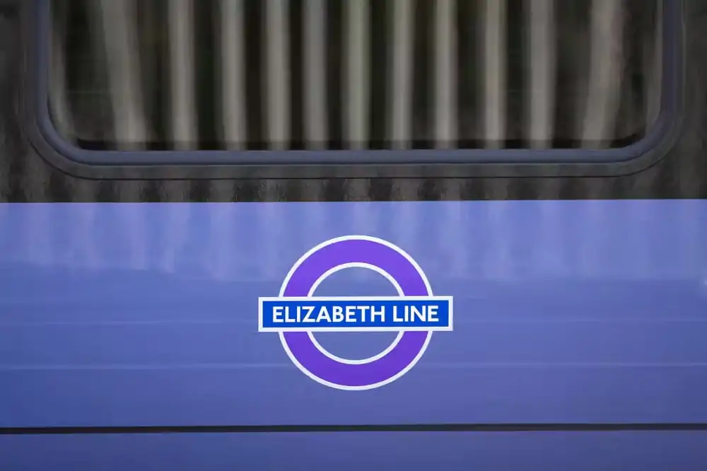 ׶µŮElizabeth Lineɯʽʼͨ