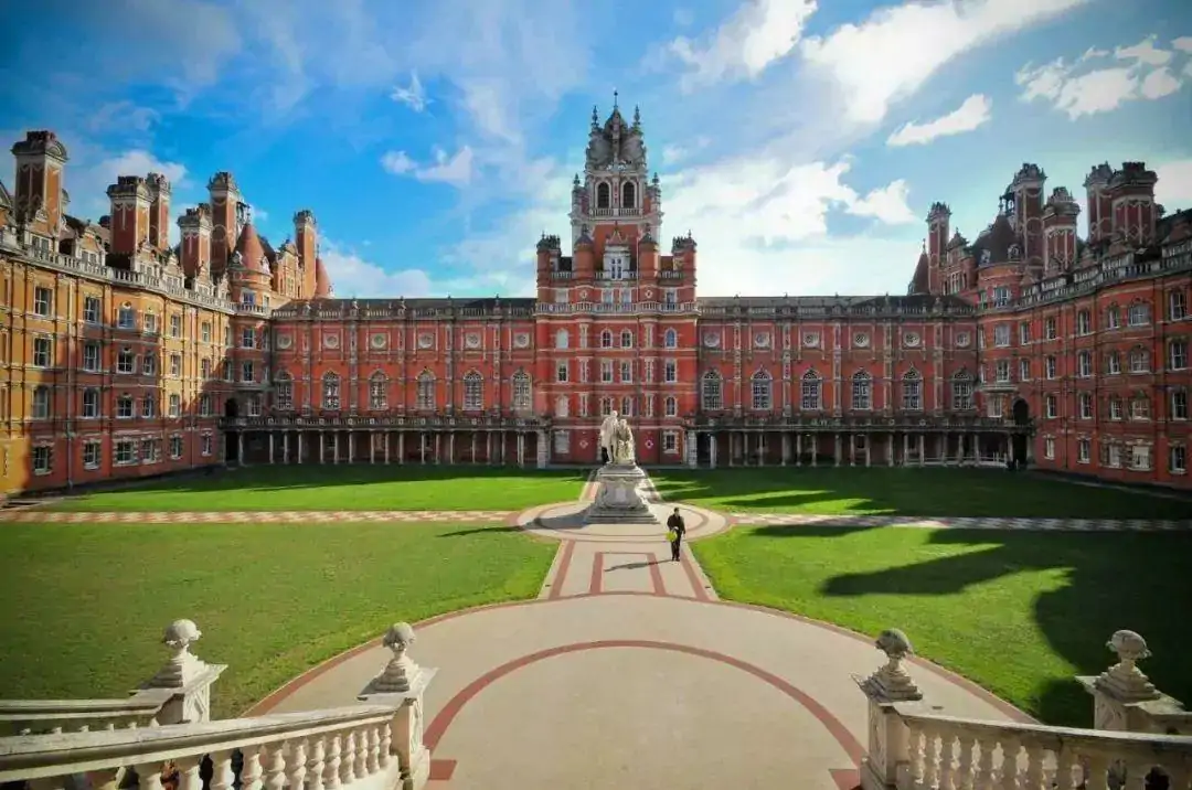 最盛产百万富翁的英国大学排名！你的学校上榜了吗？