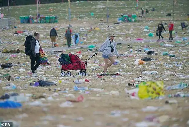 英镑涨至9.21近3年最高！梅根亲自邀请霉霉上节目被拒！垃圾帐篷成堆，格拉斯顿伯里音乐节开始大规模清理行动