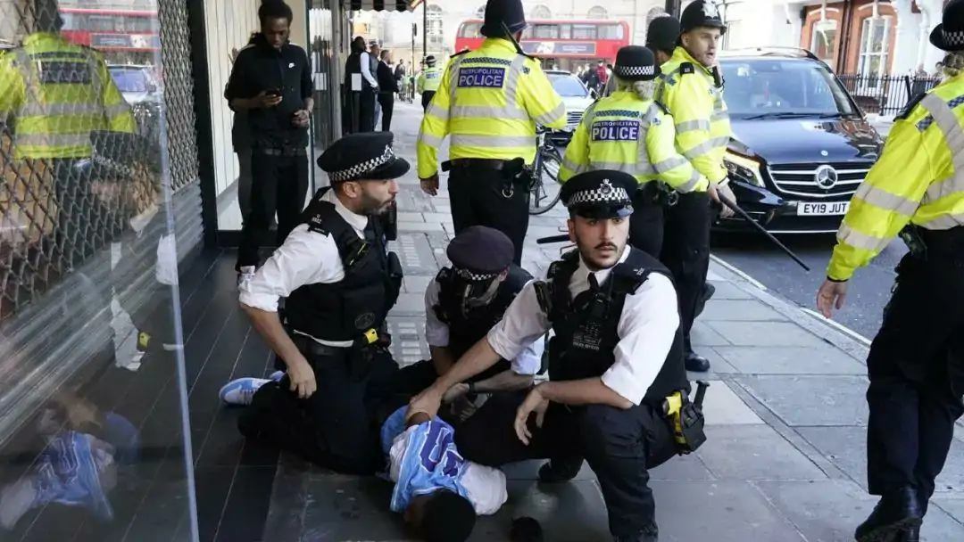 伦敦牛津街大规模抢劫？已有9人被捕！Alevel高分学生减少近10万名！