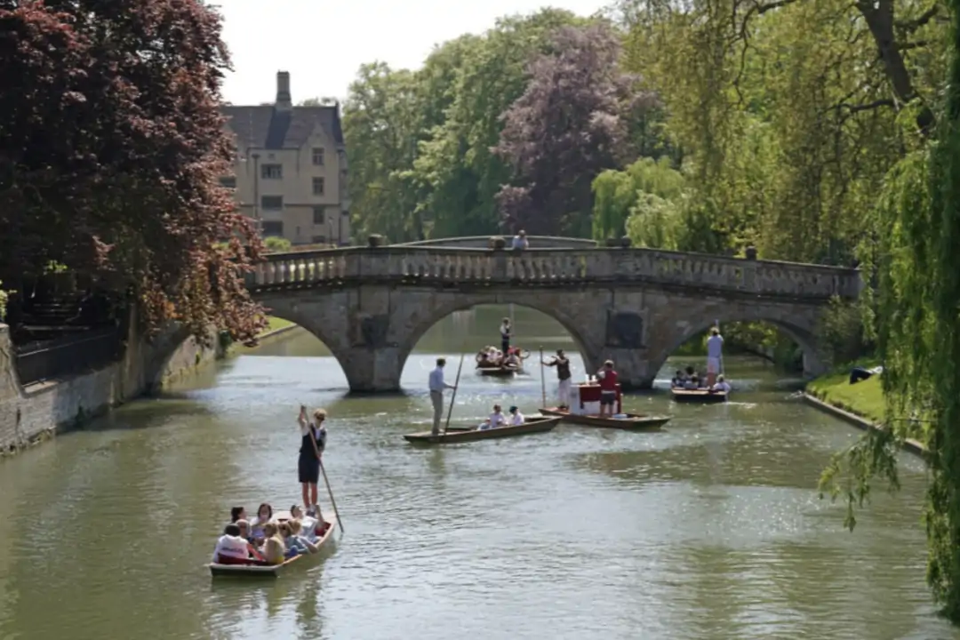 英国炎夏30℃已被热哭!4月气温或创七年来最高!欧洲多国全境大停电!地铁机场瘫痪!