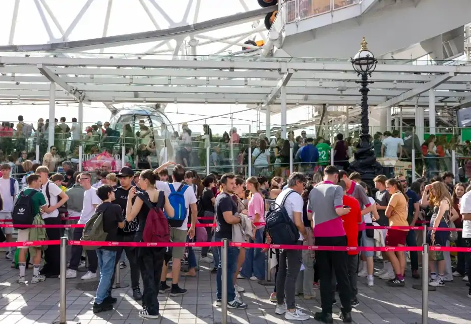 英国迎来史上最热5月开局!伦敦眼故障游客被困高空!Euston车站银行假期将关闭两天