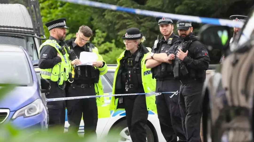 英国恐怖袭击8人被捕,分布于曼城/西伦敦!Uber开始允许顾客使用现金支付