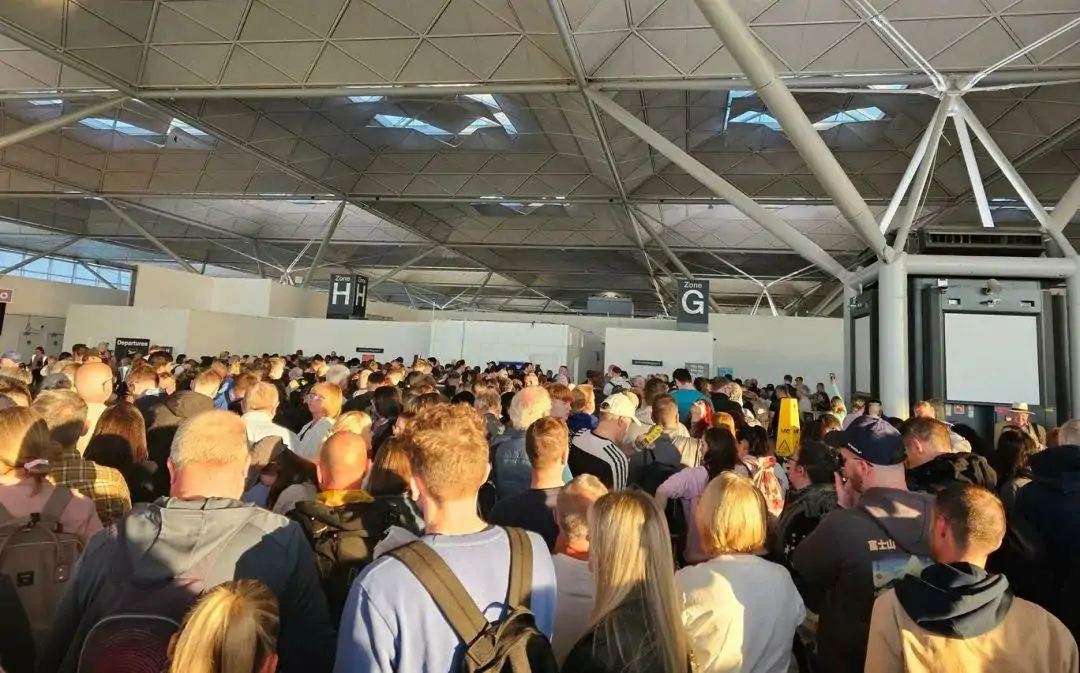 英国官宣废除5年拿永居?提高所有签证英语要求!首相发布最新移民白皮书:发誓要大幅减少外国人!