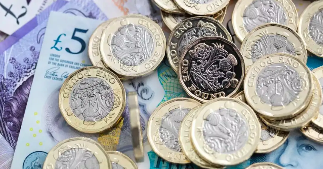 全英留学生将交税:英国大学拟收额外6%学费税!网友:已无力吐槽