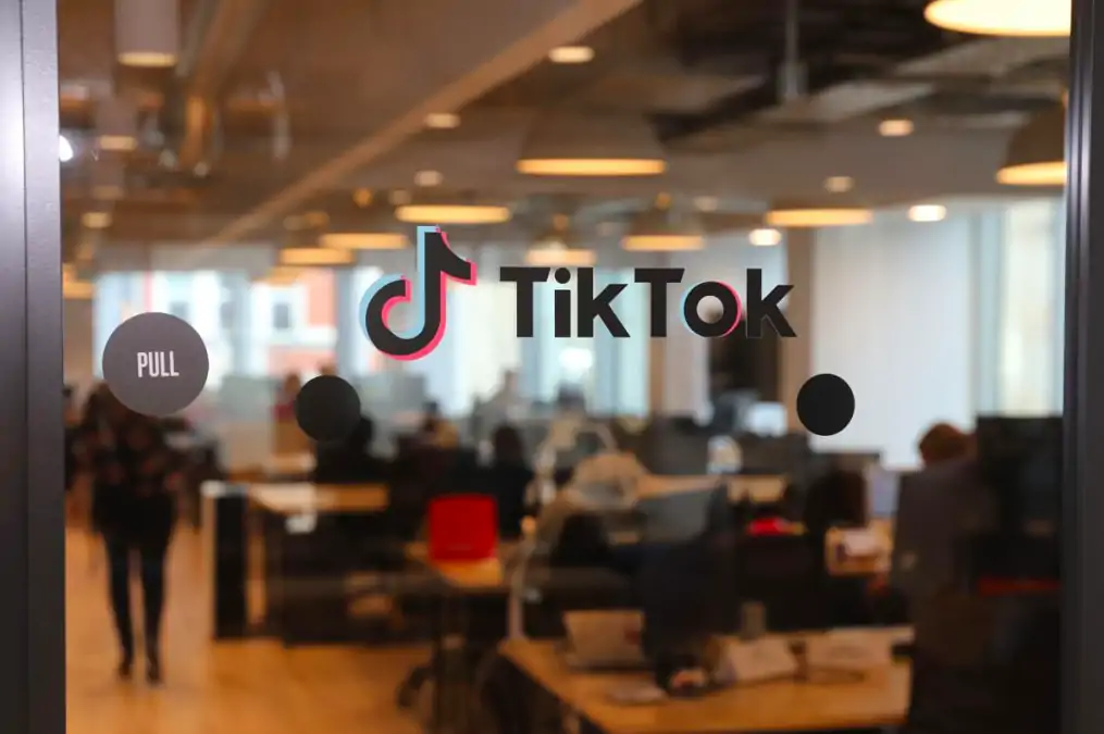 英国又一老牌高街品牌即将倒闭!TikTok英国扩招500个新岗位!冬季燃料补贴回归