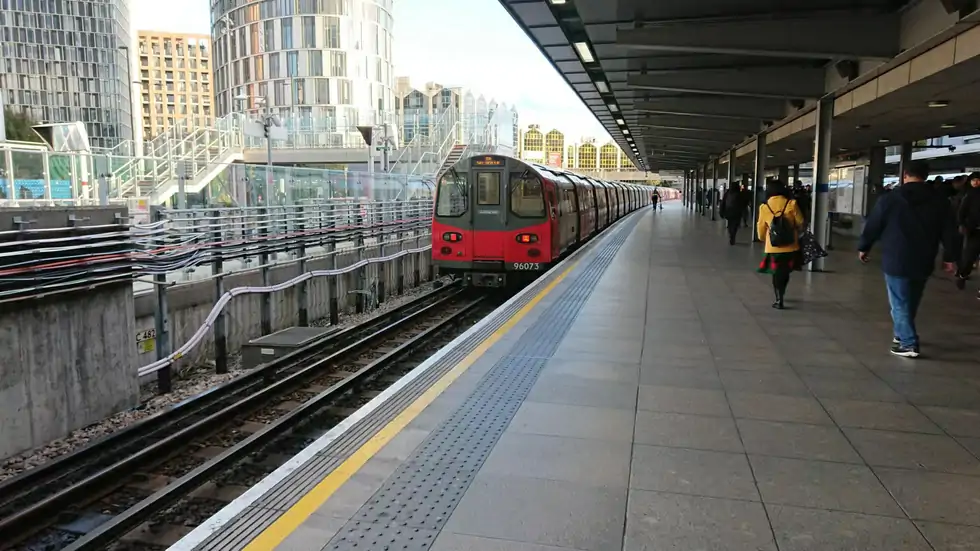 Ӣæĳվ - ׶ʷվStratford Station